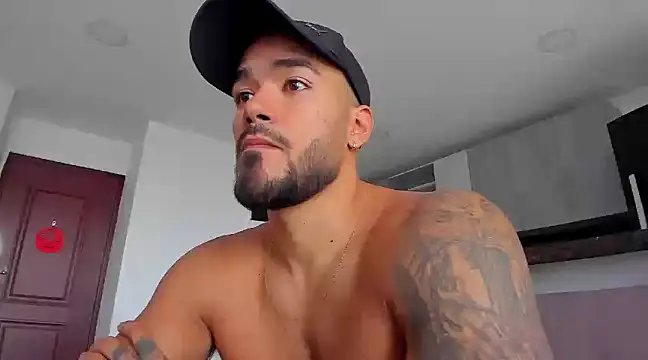 Snapshot of Alexander_Martines chatting on 12/30/24, 08:58 Alexander Martines online show from 12/30/24, 08:58