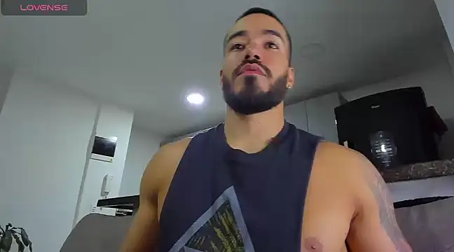 Snapshot of Alexander_Martines chatting on 01/31/25, 01:11 Alexander Martines online show from 01/31/25, 01:11