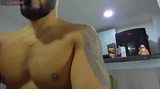 Snapshot of Alexander_Martines chatting on 02/14/25, 11:42 Alexander Martines online show from 02/14/25, 11:42