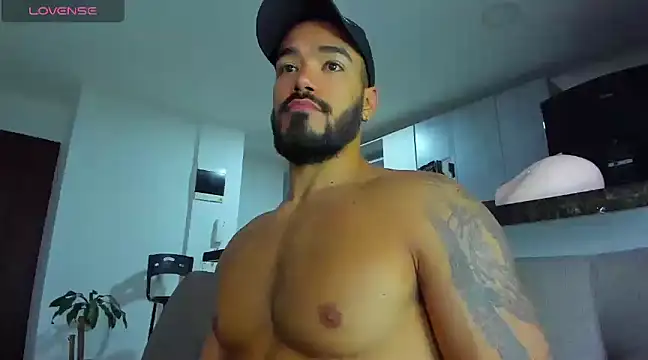 Snapshot of Alexander_Martines chatting on 02/21/25, 04:29 Alexander Martines online show from 02/21/25, 04:29
