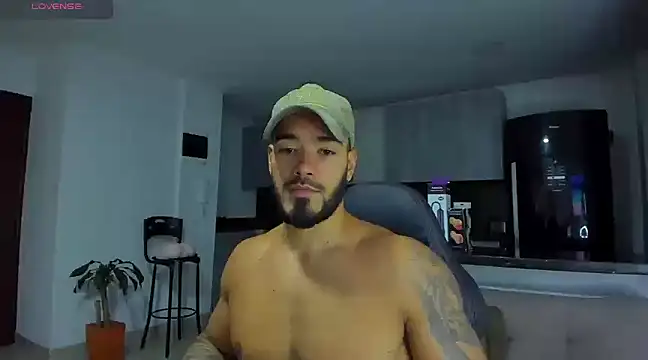 Snapshot of Alexander_Martines chatting on 03/13/25, 12:27 Alexander Martines online show from 03/13/25, 12:27