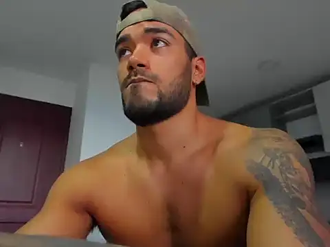 Snapshot of Alexander_Martines chatting on 09/24/25, 10:13 Alexander Martines online show from 09/24/25, 10:13