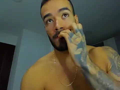 Snapshot of Alexander_Martines chatting on 10/05/25, 12:09 Alexander Martines online show from 10/05/25, 12:09
