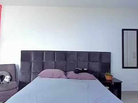 Snapshot of Alexander_Martines chatting on 11/23/25, 04:18 Alexander Martines online show from 11/23/25, 04:18