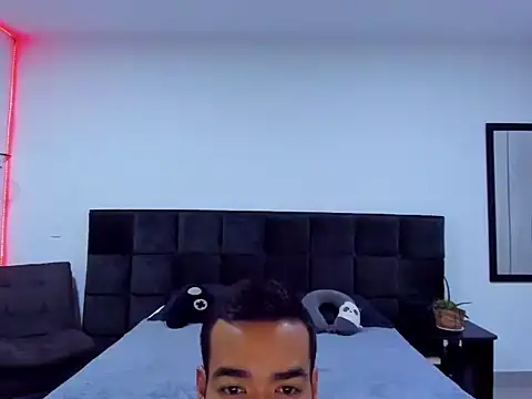 Snapshot of Alexander_Martines chatting on 11/29/25, 01:52 Alexander Martines online show from 11/29/25, 01:52