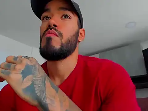 Snapshot of Alexander_Martines chatting on 12/04/25, 08:06 Alexander Martines online show from 12/04/25, 08:06