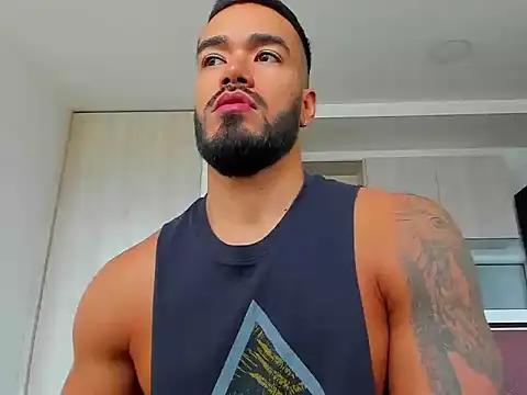 Snapshot of Alexander_Martines chatting on 03/21/26, 02:42 Alexander Martines online show from 03/21/26, 02:42