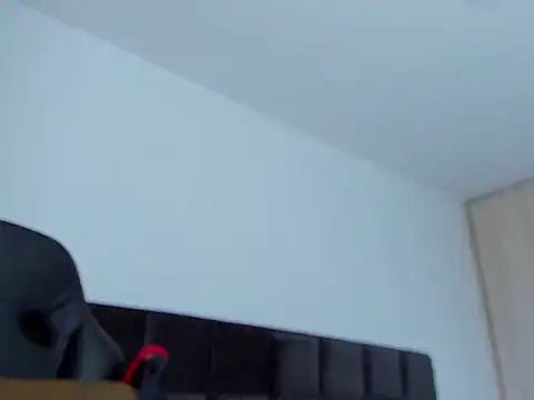 Snapshot of Alexander_Martines chatting on 04/10/26, 06:12 Alexander Martines online show from 04/10/26, 06:12