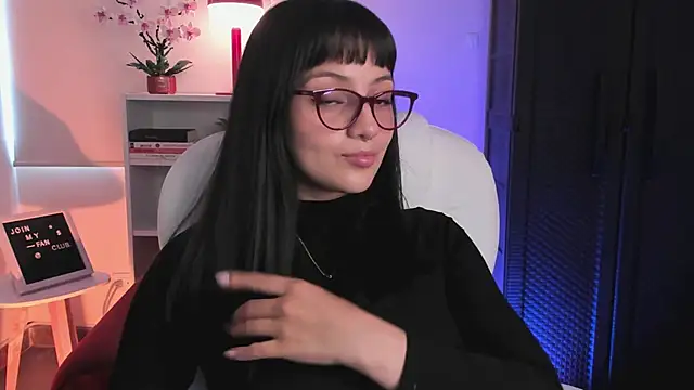 Snapshot of nahiapaws chatting on 03/28/26, 10:42 nahiapaws online show from 03/28/26, 10:42