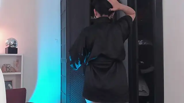 Snapshot of nahiapaws chatting on 04/11/26, 03:49 nahiapaws online show from 04/11/26, 03:49