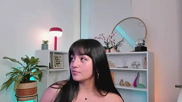 nahiapaws online show from 07/18/26, 01:10