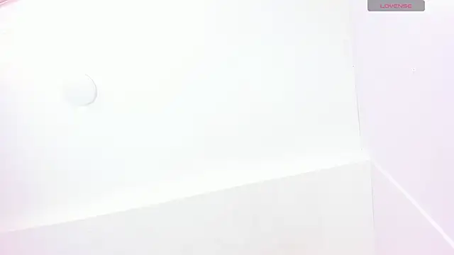 Snapshot of DaphneLloyd chatting on 12/07/24, 02:02 DaphneLloyd online show from 12/07/24, 02:02