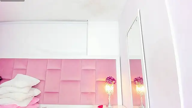 Snapshot of DaphneLloyd chatting on 01/10/25, 01:53 DaphneLloyd online show from 01/10/25, 01:53