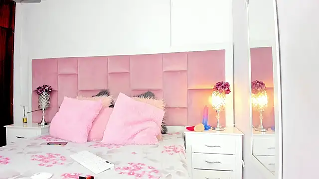 Snapshot of DaphneLloyd chatting on 01/20/25, 08:29 DaphneLloyd online show from 01/20/25, 08:29