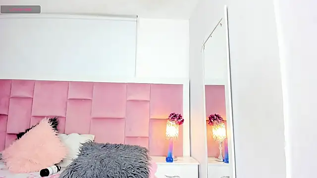 Snapshot of DaphneLloyd chatting on 01/26/25, 02:45 DaphneLloyd online show from 01/26/25, 02:45