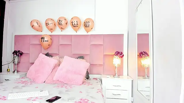 Snapshot of DaphneLloyd chatting on 01/27/25, 07:56 DaphneLloyd online show from 01/27/25, 07:56