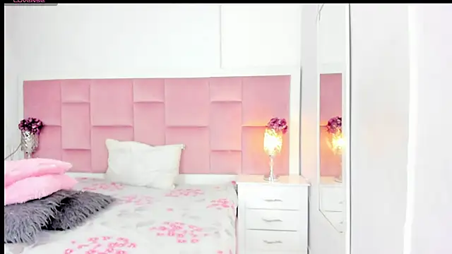 Snapshot of DaphneLloyd chatting on 01/29/25, 07:43 DaphneLloyd online show from 01/29/25, 07:43