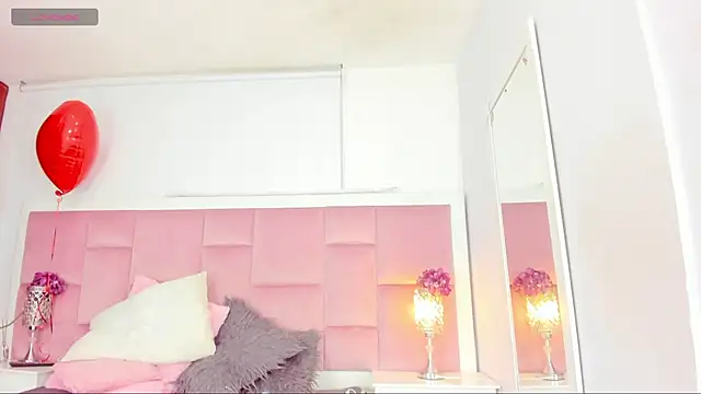 Snapshot of DaphneLloyd chatting on 02/09/25, 02:49 DaphneLloyd online show from 02/09/25, 02:49