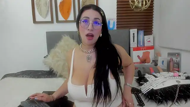 Snapshot of Scarleth_swann chatting on 03/14/25, 02:42 Scarleth swann online show from 03/14/25, 02:42