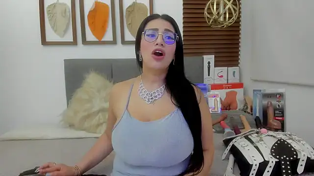 Snapshot of Scarleth_swann chatting on 03/15/25, 02:14 Scarleth swann online show from 03/15/25, 02:14