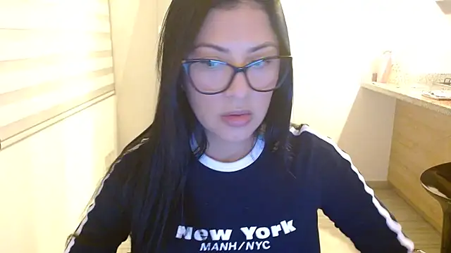 Charlotte cute18 online show from 12/13/25, 11:32