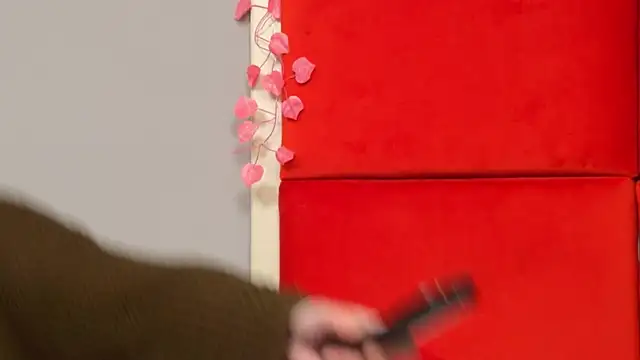 Snapshot of AliceMunro chatting on 01/12/25, 01:11 AliceMunro online show from 01/12/25, 01:11