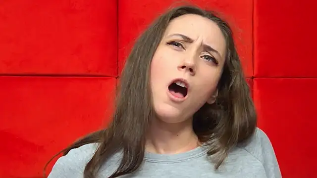 Snapshot of AliceMunro chatting on 02/05/25, 09:40 AliceMunro online show from 02/05/25, 09:40