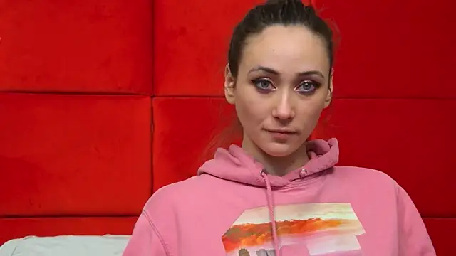 Snapshot of AliceMunro chatting on 02/27/25, 06:42 AliceMunro online show from 02/27/25, 06:42