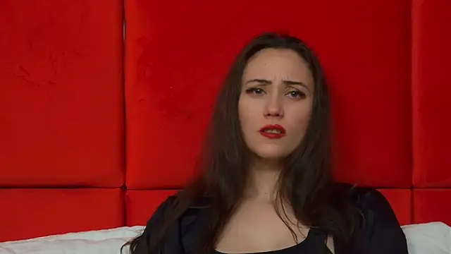 Snapshot of AliceMunro chatting on 03/04/25, 11:00 AliceMunro online show from 03/04/25, 11:00