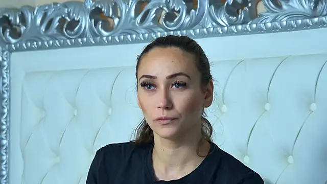 Snapshot of AliceMunro chatting on 09/12/25, 02:50 AliceMunro online show from 09/12/25, 02:50