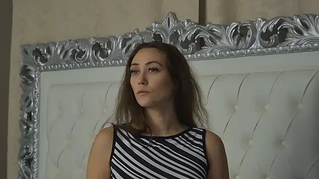 Snapshot of AliceMunro chatting on 09/26/25, 05:17 AliceMunro online show from 09/26/25, 05:17