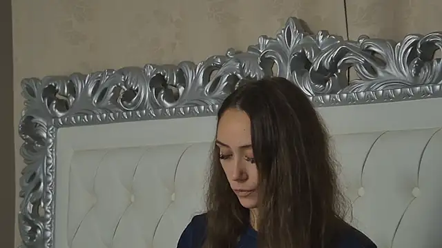 Snapshot of AliceMunro chatting on 10/07/25, 07:11 AliceMunro online show from 10/07/25, 07:11