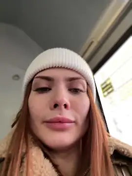 Snapshot of Accole chatting on 12/27/24, 08:56 Accole online show from 12/27/24, 08:56