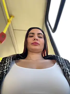 Snapshot of Accole chatting on 09/11/25, 06:35 Accole online show from 09/11/25, 06:35