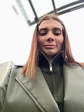 Snapshot of Accole chatting on 11/10/25, 07:18 Accole online show from 11/10/25, 07:18