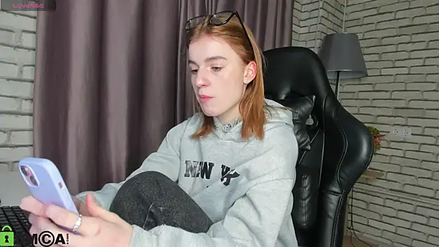 Stacey Brown online show from 02/12/26, 01:22