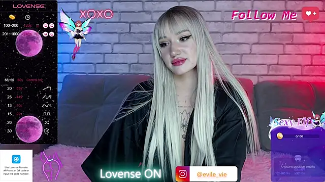 Snapshot of Eva_Evile chatting on 12/26/24, 01:54 Eva Evile online show from 12/26/24, 01:54