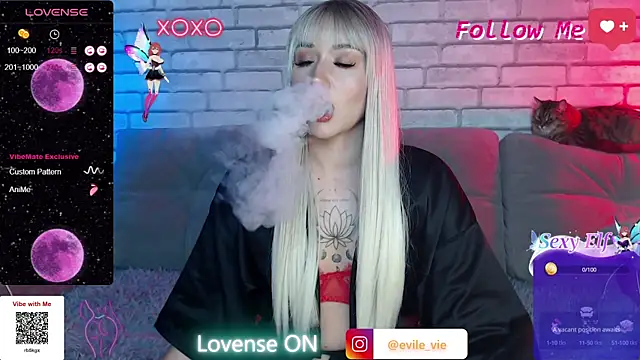 Snapshot of Eva_Evile chatting on 03/13/25, 01:40 Eva Evile online show from 03/13/25, 01:40