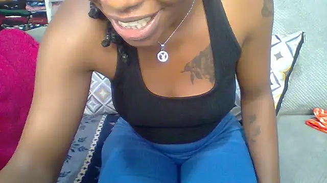 Petite 254 online show from 10/14/25, 09:54