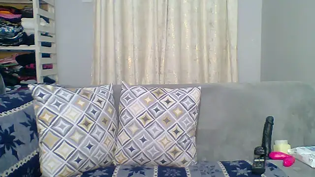 Petite 254 online show from 01/06/26, 12:14