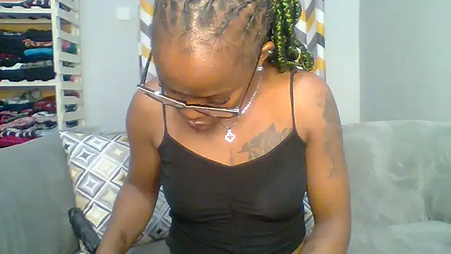 Snapshot of Petite_254 chatting on 03/23/26, 11:31 Petite 254 online show from 03/23/26, 11:31