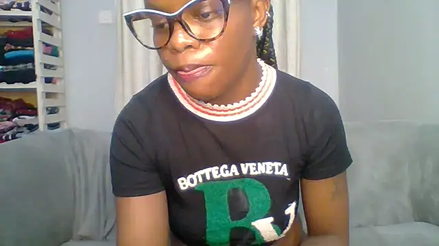 Snapshot of Petite_254 chatting on 03/26/26, 12:55 Petite 254 online show from 03/26/26, 12:55