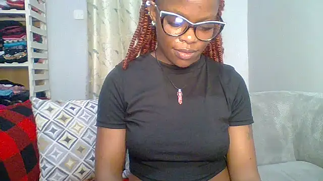 Snapshot of Petite_254 chatting on 05/08/26, 11:48 Petite 254 online show from 05/08/26, 11:48