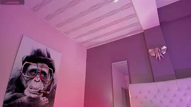 Snapshot of vega_roux chatting on 03/23/25, 07:53 vega roux online show from 03/23/25, 07:53