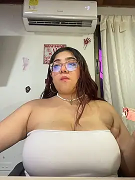 KathyGonzalez online show from 10/07/25, 10:51