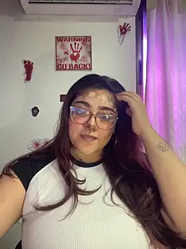 KathyGonzalez online show from 10/31/25, 03:35