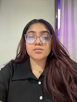 KathyGonzalez online show from 11/19/25, 09:04