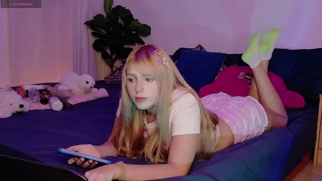 Snapshot of AlinaCarter chatting on 05/12/26, 01:14 AlinaCarter online show from 05/12/26, 01:14
