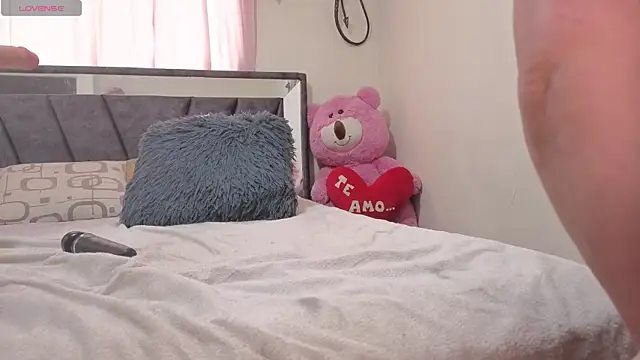 Snapshot of Hotsamantamature chatting on 03/20/26, 03:06 Hotsamantamature online show from 03/20/26, 03:06