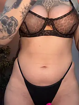 Snapshot of ElenaHaze chatting on 02/03/26, 08:19 ElenaHaze online show from 02/03/26, 08:19